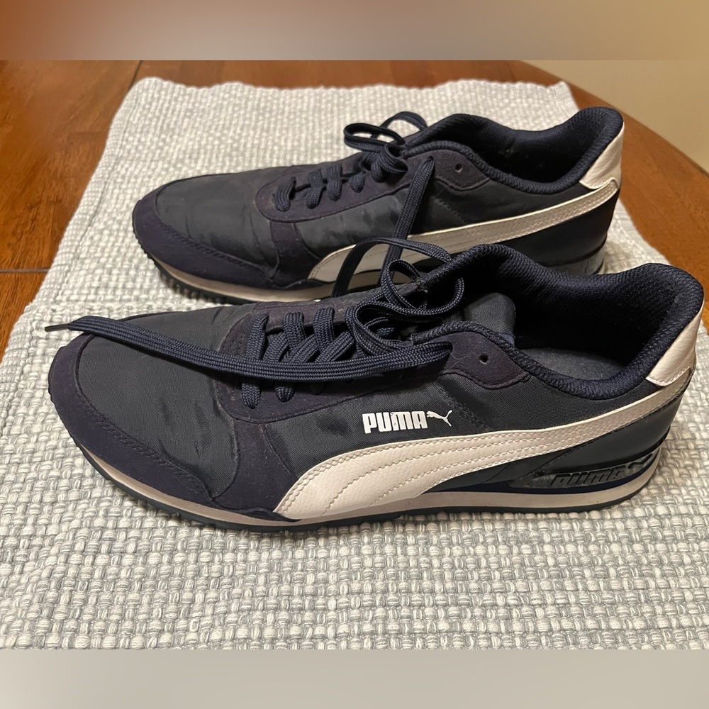 Puma Men’s Blue and White Classic Sneakers